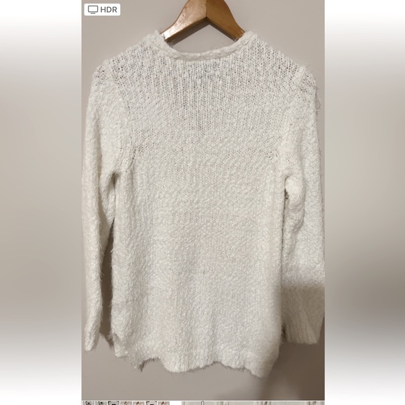 Kenneth Cole Sweater V-Neck - Picture 3 of 3